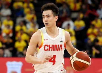 德甲投注-进攻很热闹但防守一团糟：中国男篮半场落后中国台北1分