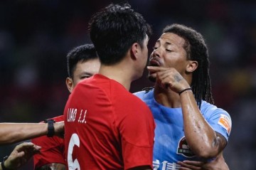 投注技巧-【中超】贝尔托伤退柯钊替补席染红 梅州0比0河南